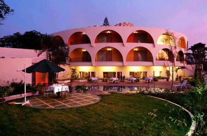 Sahil Sarovar Portico Lonavala Exteriör bild
